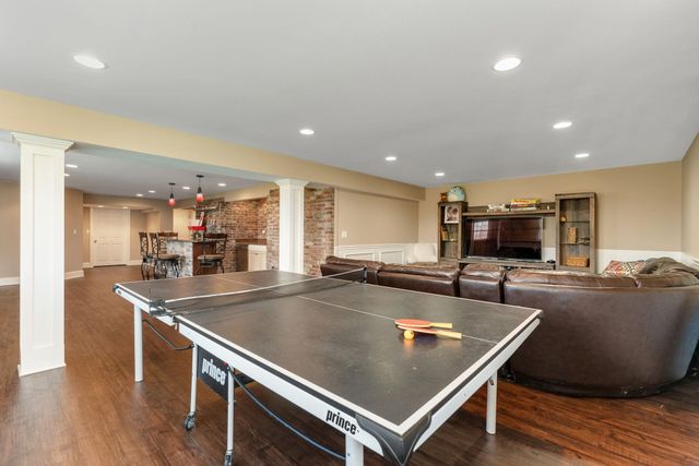 31 Vale Drive, South Burlington, VT 05403