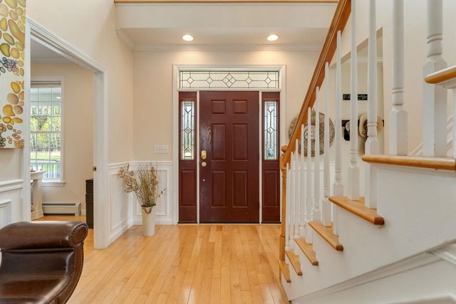 31 Vale Drive, South Burlington, VT 05403