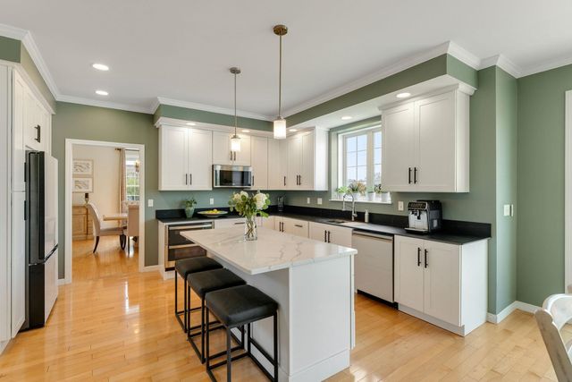 31 Vale Drive, South Burlington, VT 05403