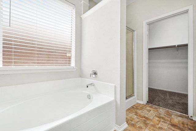 1001 Grimes Drive, Forney, TX 75126