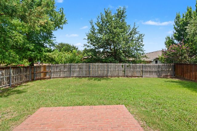 1001 Grimes Drive, Forney, TX 75126