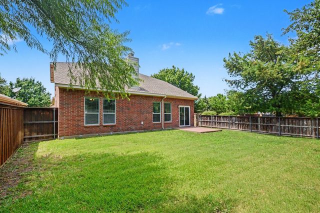 1001 Grimes Drive, Forney, TX 75126