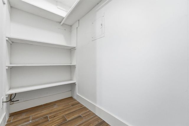9707 Richmond Avenue 127, Houston, TX 77042