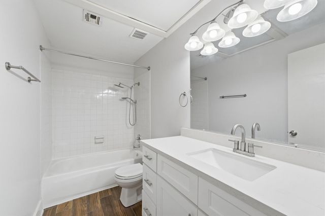 9707 Richmond Avenue 127, Houston, TX 77042