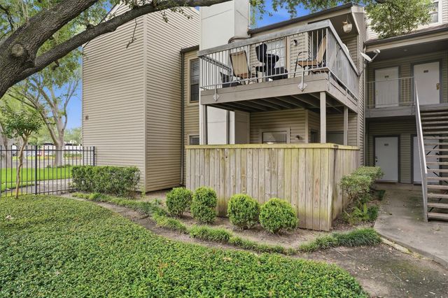 9707 Richmond Avenue 127, Houston, TX 77042
