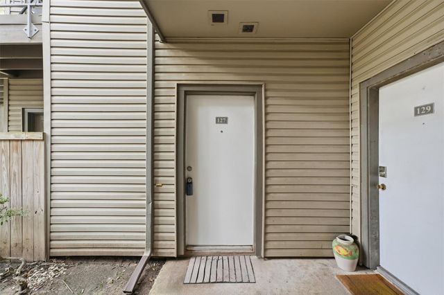 9707 Richmond Avenue 127, Houston, TX 77042