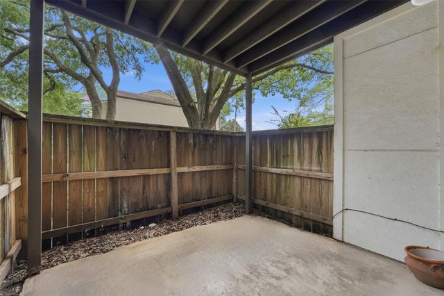 9707 Richmond Avenue 127, Houston, TX 77042