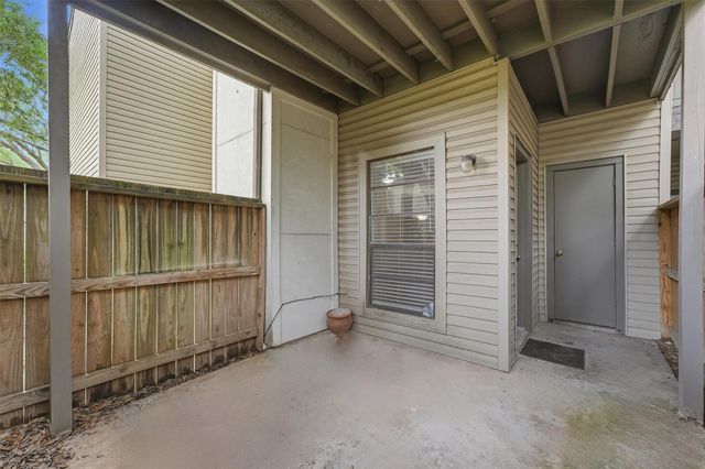 9707 Richmond Avenue 127, Houston, TX 77042