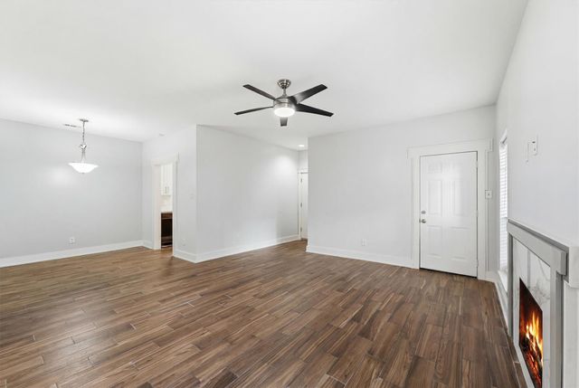 9707 Richmond Avenue 127, Houston, TX 77042