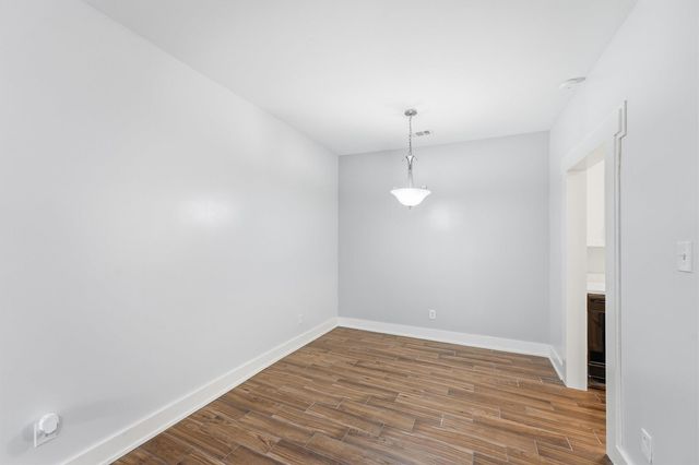 9707 Richmond Avenue 127, Houston, TX 77042
