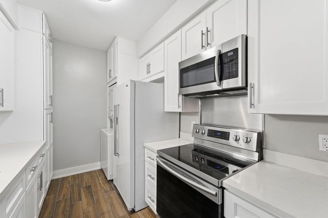 9707 Richmond Avenue 127, Houston, TX 77042