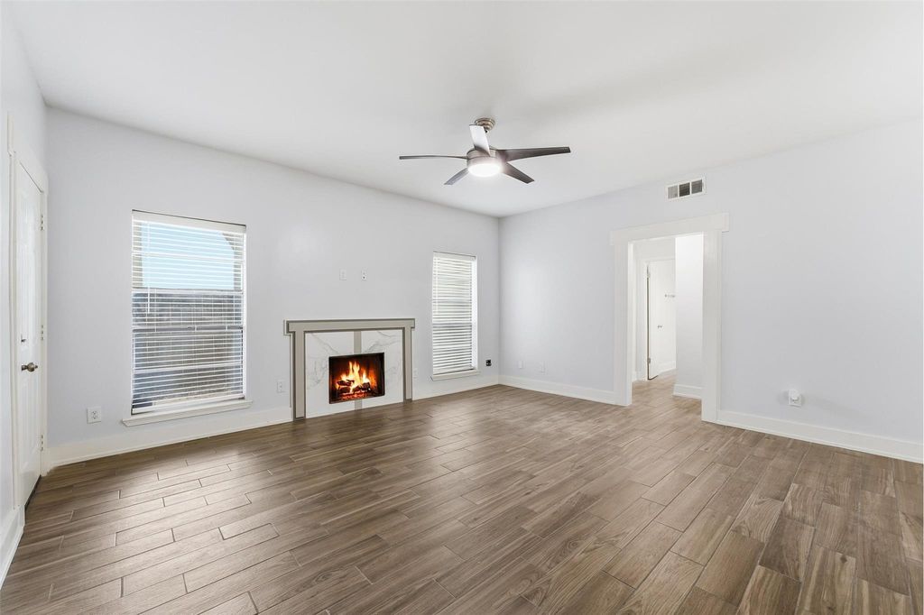 9707 Richmond Avenue 127, Houston, TX 77042