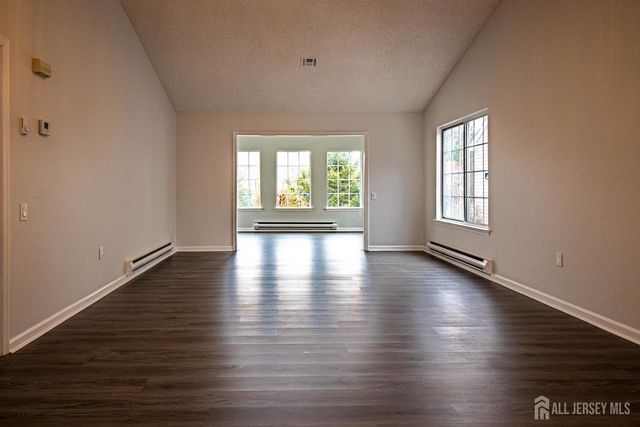 659-B Azalea Plaza, Monroe, NJ 08831