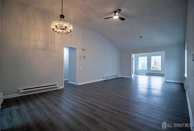 659-B Azalea Plaza, Monroe, NJ 08831