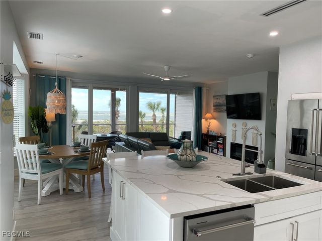 640 Gulf LN 4, Captiva, FL 33924