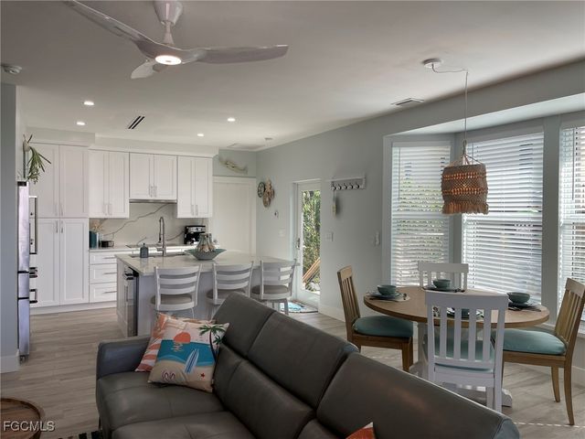 640 Gulf LN 4, Captiva, FL 33924