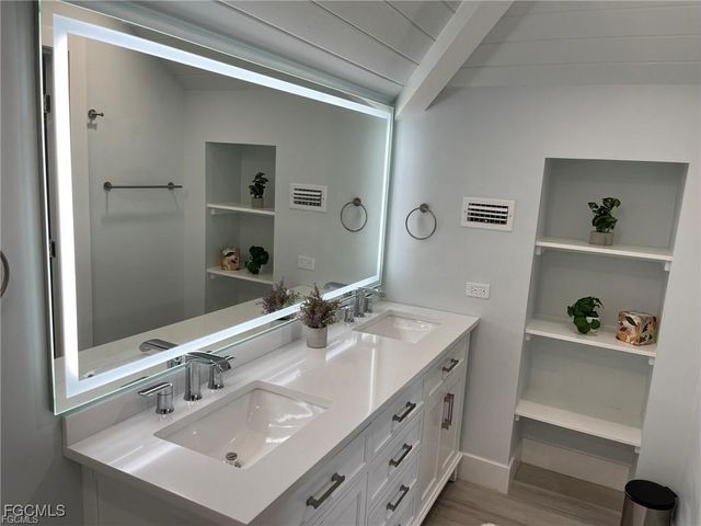 640 Gulf LN 4, Captiva, FL 33924