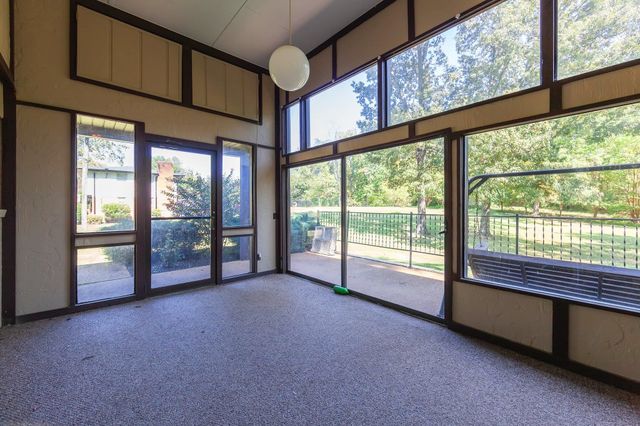 10100 S 1ST ST, Milan, TN 38358