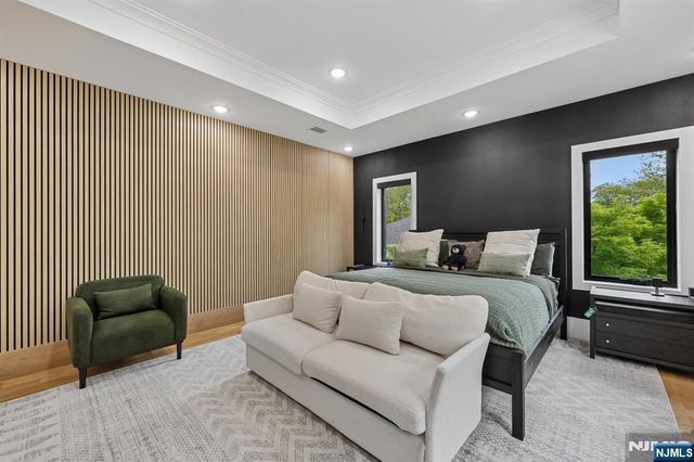 424 Ridgewood Avenue, Paramus, NJ 07652