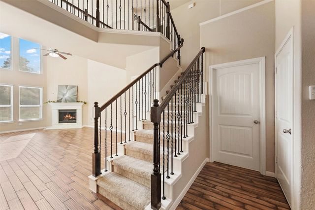 91 W Wading Pond Circle, The Woodlands, TX 77375