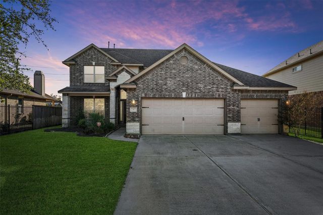 91 W Wading Pond Circle, The Woodlands, TX 77375