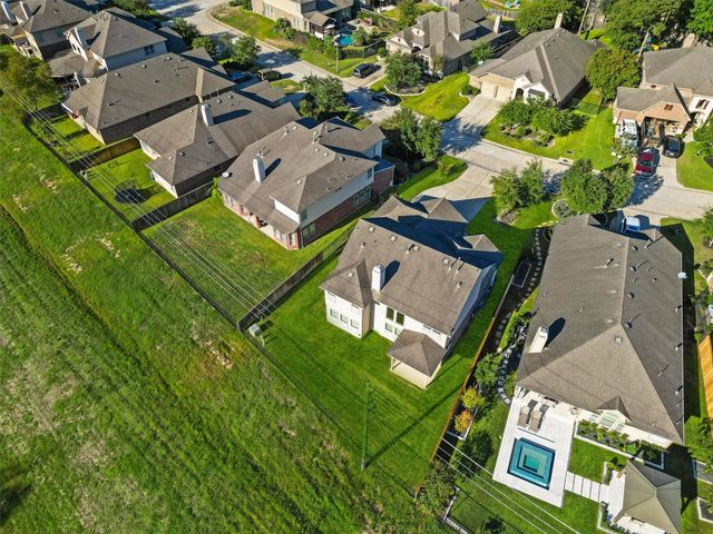 91 W Wading Pond Circle, The Woodlands, TX 77375