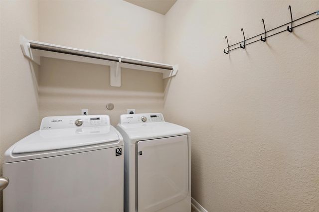 91 W Wading Pond Circle, The Woodlands, TX 77375