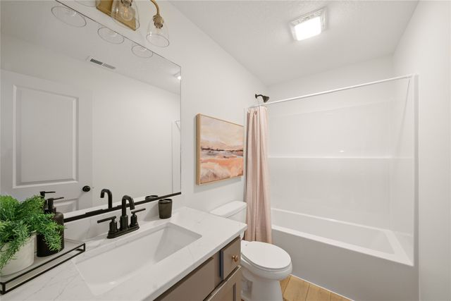 1083 NW 35th Street, Grimes, IA 50111