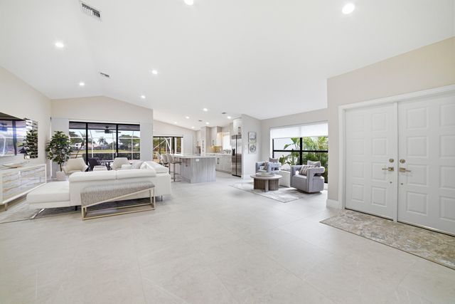 10861 White Aspen Lane, Boca Raton, FL 33428