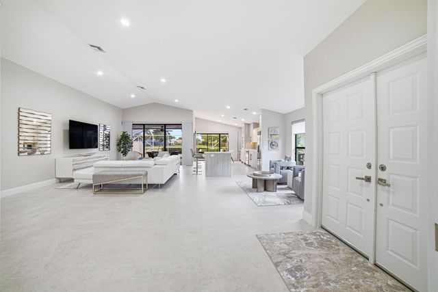 10861 White Aspen Lane, Boca Raton, FL 33428