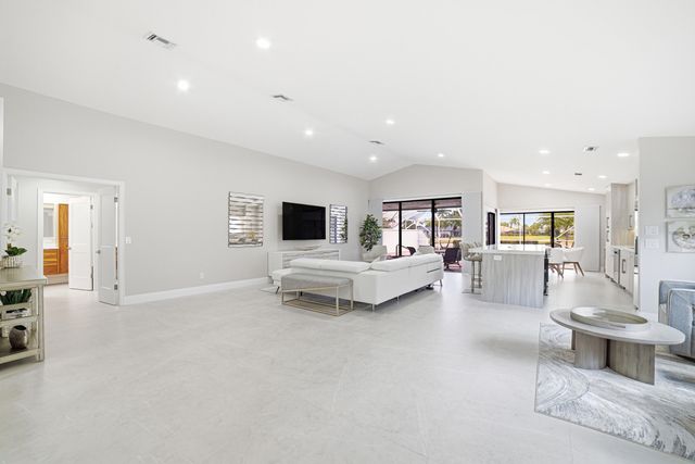 10861 White Aspen Lane, Boca Raton, FL 33428