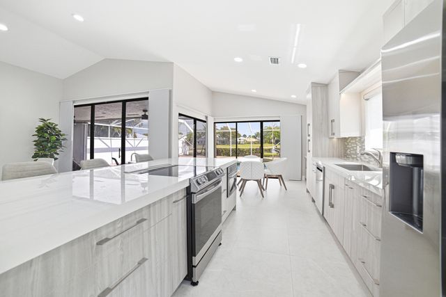 10861 White Aspen Lane, Boca Raton, FL 33428