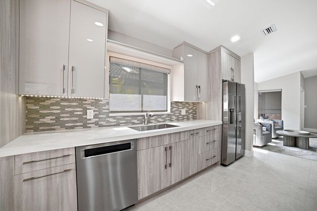 10861 White Aspen Lane, Boca Raton, FL 33428