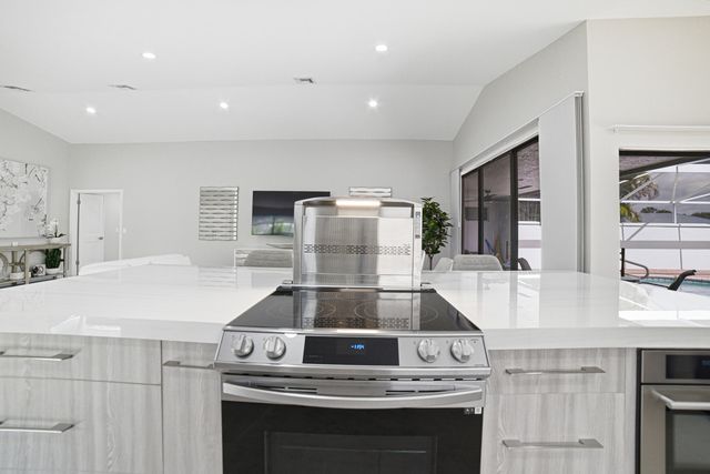 10861 White Aspen Lane, Boca Raton, FL 33428