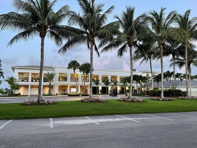 10861 White Aspen Lane, Boca Raton, FL 33428