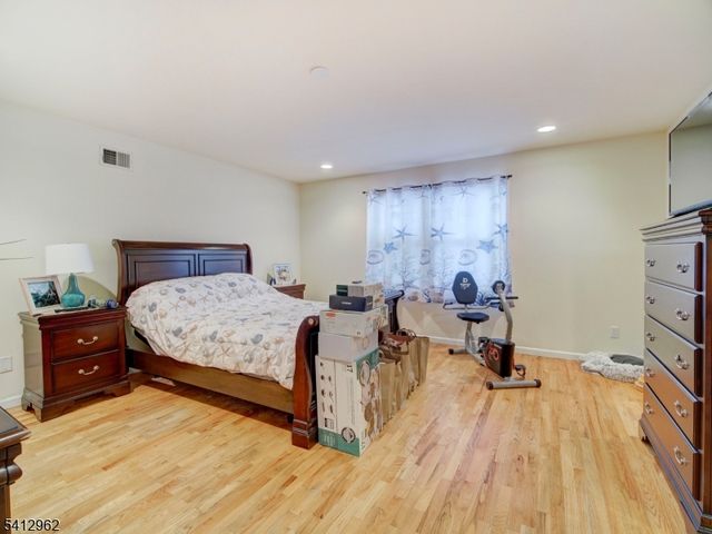 433 Linden Ave, Elizabeth City, NJ 07202