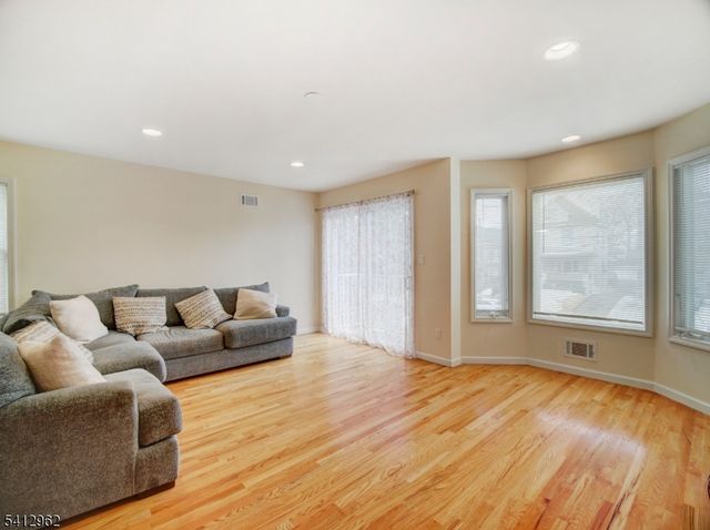 433 Linden Ave, Elizabeth City, NJ 07202