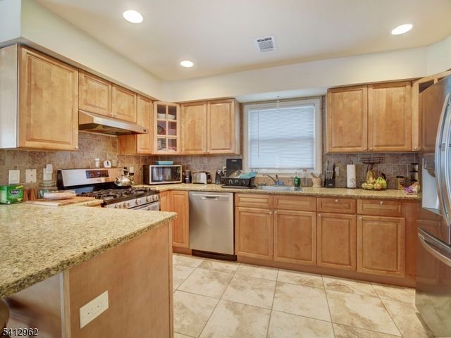 433 Linden Ave, Elizabeth City, NJ 07202