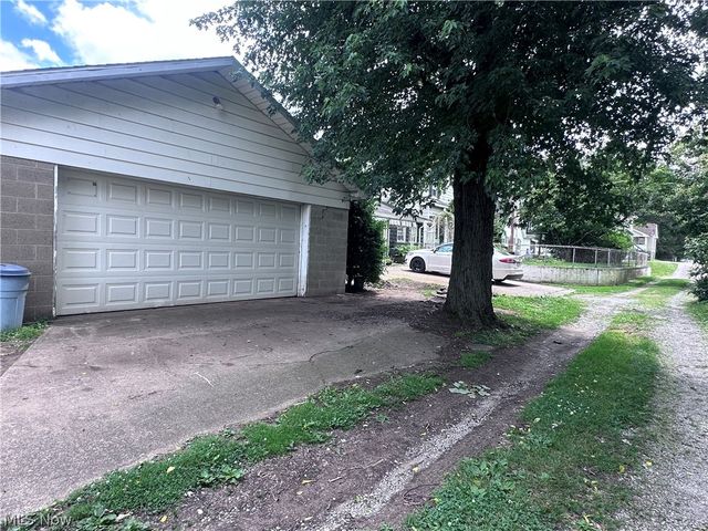 927 32nd Street, Parkersburg, WV 26104
