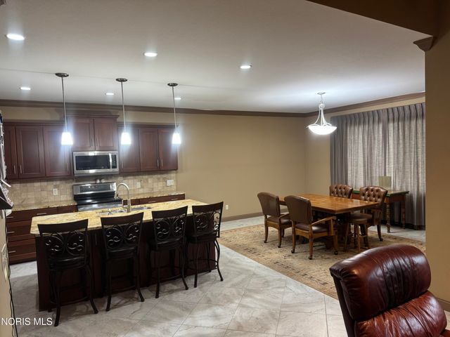 156 Pineview Drive, Oregon, OH 43616