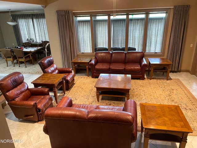 156 Pineview Drive, Oregon, OH 43616