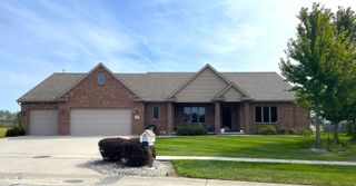 156 Pineview Drive, Oregon, OH 43616