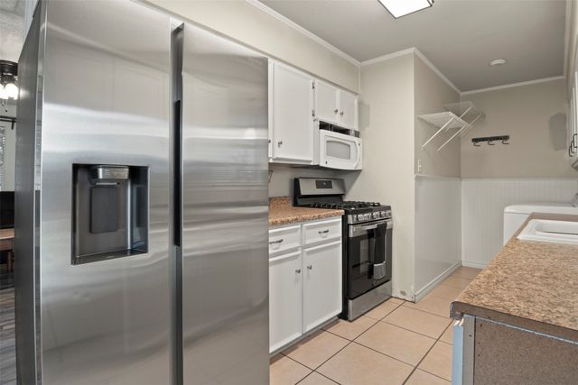106 Wayne Drive, Sanger, TX 76266