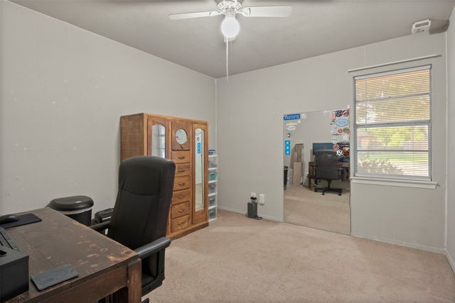 106 Wayne Drive, Sanger, TX 76266