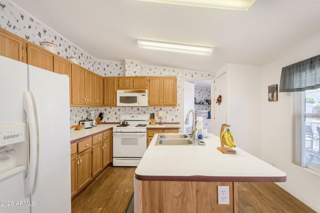 Image 11 of property listing at 684 S Lazy Beaver Way, Sierra Vista, AZ 85635