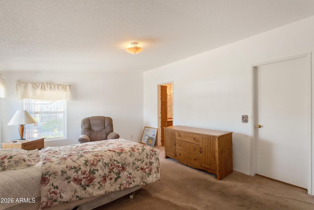 Image 15 of property listing at 684 S Lazy Beaver Way, Sierra Vista, AZ 85635