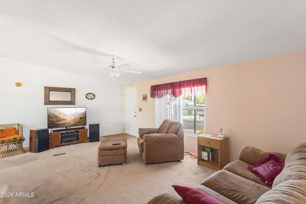 Image 6 of property listing at 684 S Lazy Beaver Way, Sierra Vista, AZ 85635