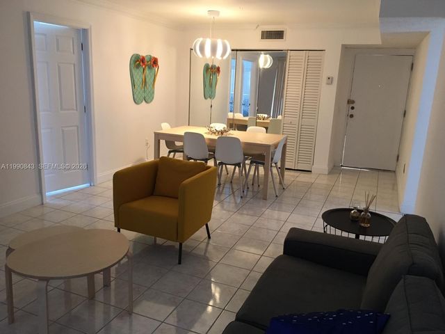 7601 Byron Ave 3A, Miami Beach, FL 33141