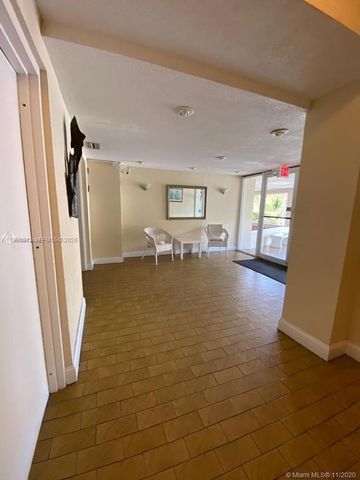 7601 Byron Ave 3A, Miami Beach, FL 33141