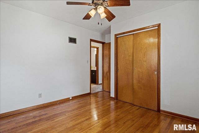 50 MIDLAND Court, Springfield, IL 62702